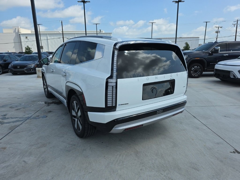 New 2026 Hyundai Ioniq 9 SEL image 3