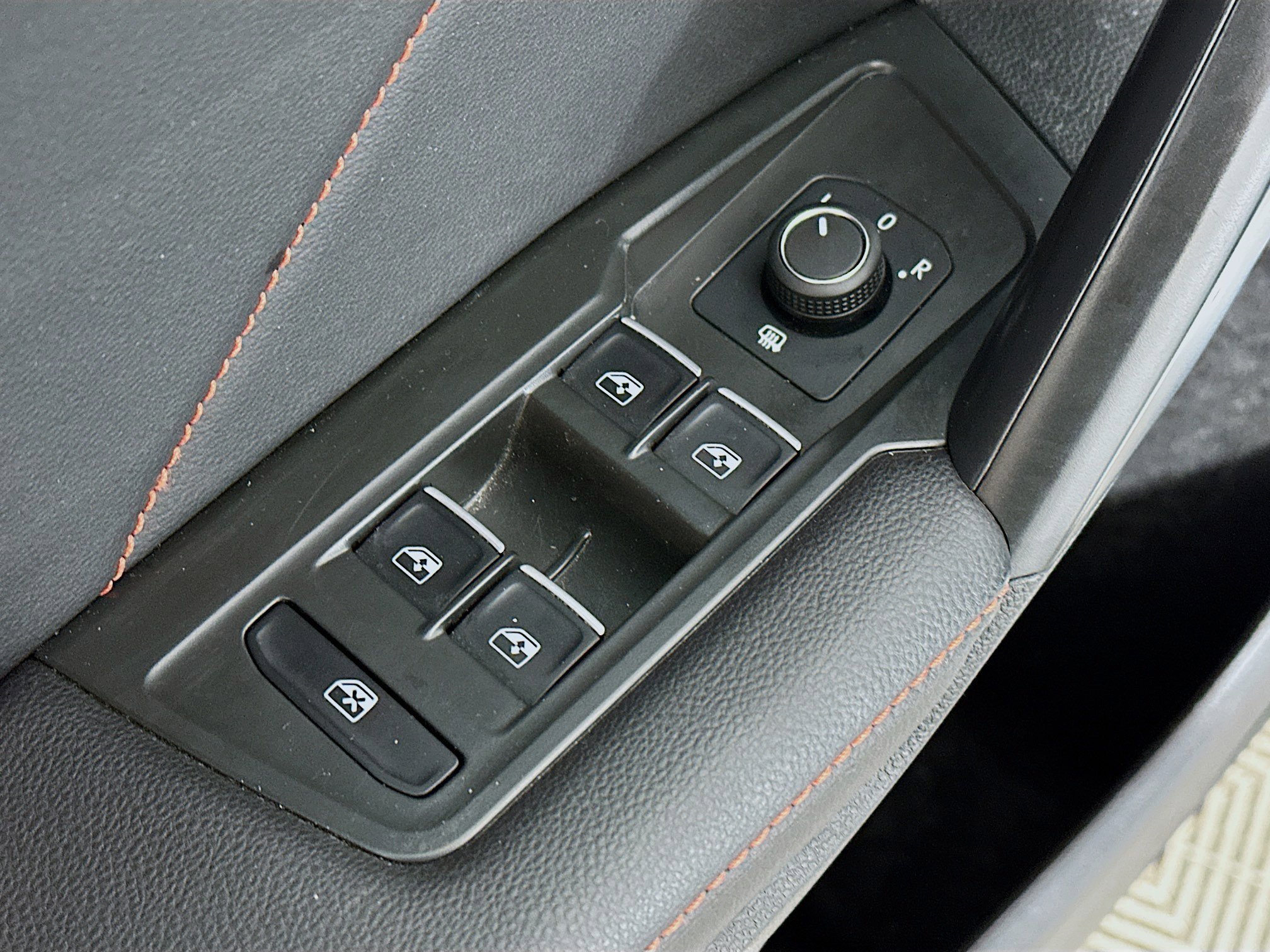 Used 2024 Volkswagen Tiguan Wolfsburg Edition image 17