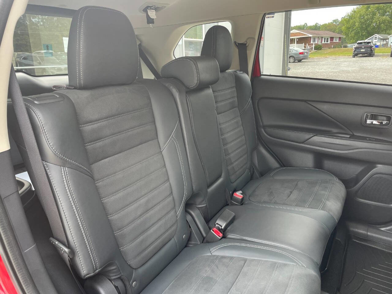 Used 2020 Mitsubishi Outlander SE image 20