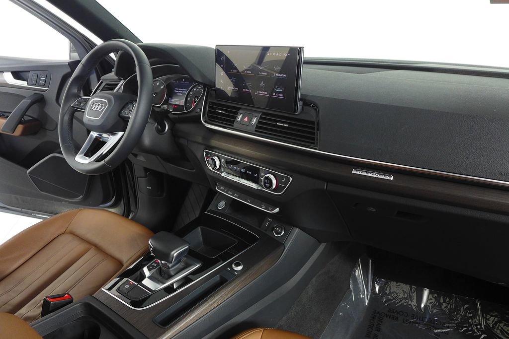 Used 2023 Audi Q5 2.0T Premium w/ Convenience Package image 13