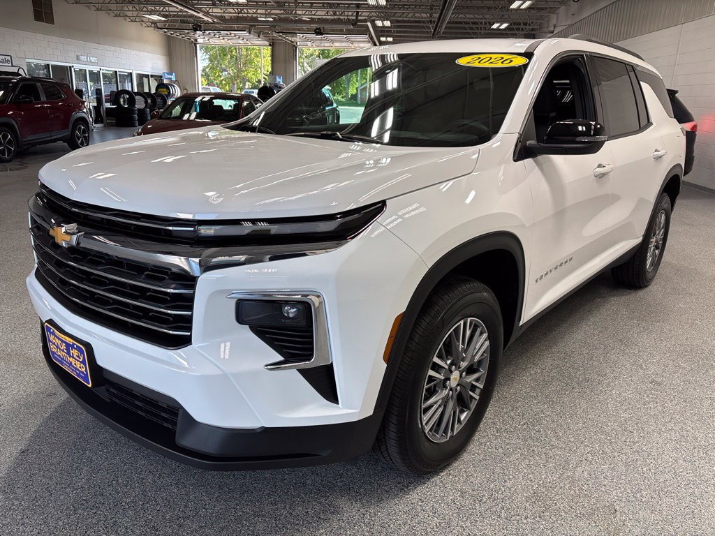 Used 2026 Chevrolet Traverse LT FWD image 3