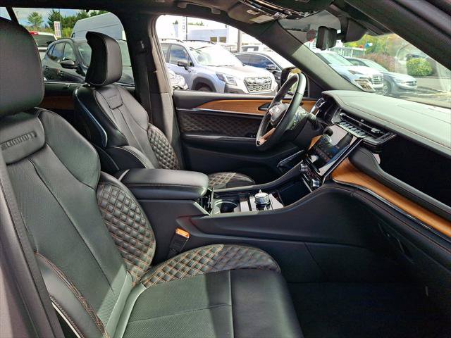 Certified 2024 Jeep Grand Cherokee Summit AWD/4WD image 12