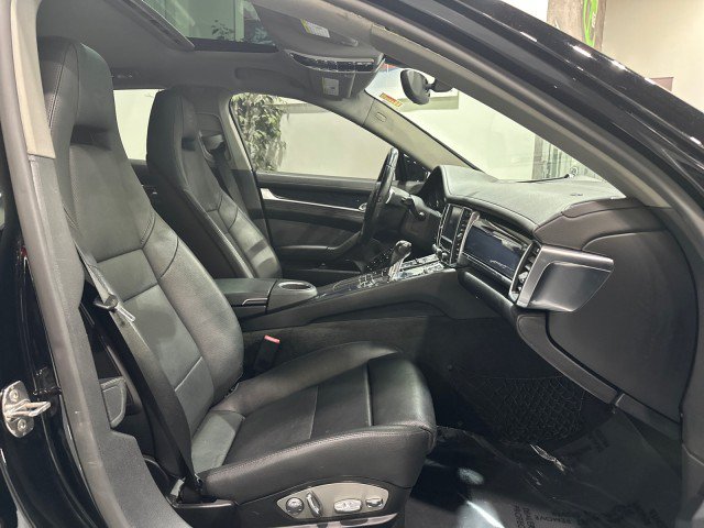 Used 2013 Porsche Panamera image 54