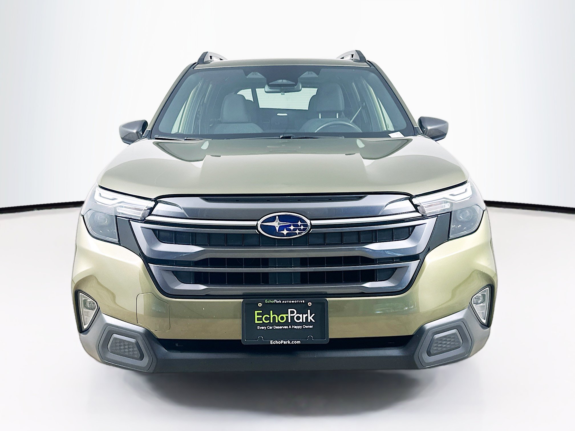 Used 2025 Subaru Forester Premium AWD/4WD image 2