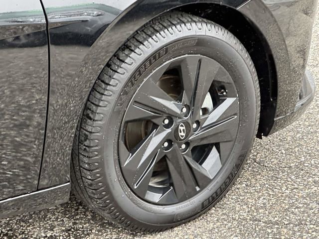 Used 2023 Hyundai Elantra Blue FWD image 30