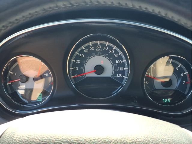 Used 2013 Chrysler 200 Touring FWD image 11