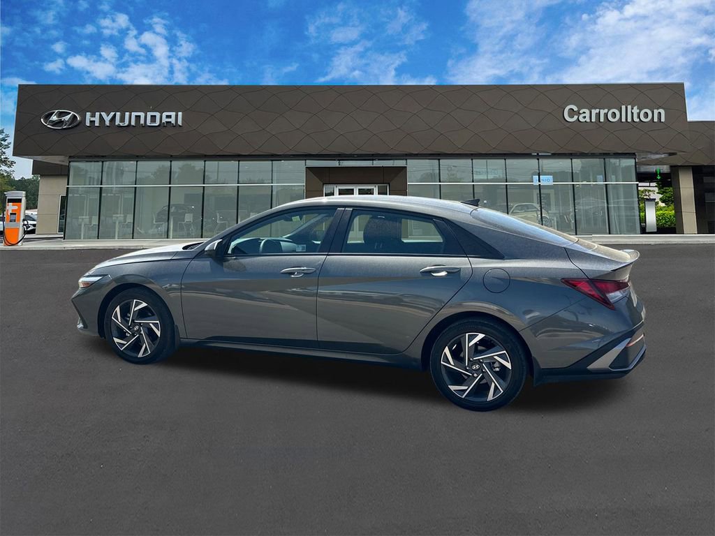 Used 2025 Hyundai Elantra Sport image 8