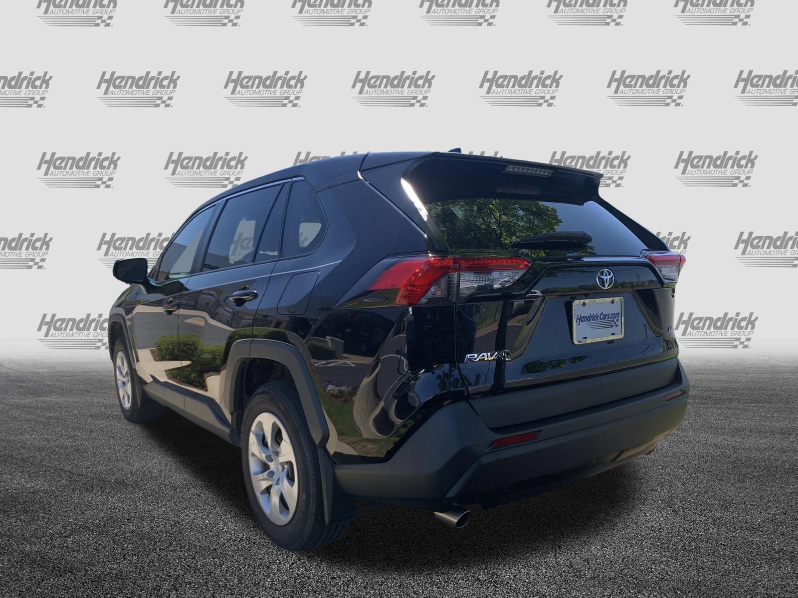 Used 2023 Toyota RAV4 LE FWD image 8
