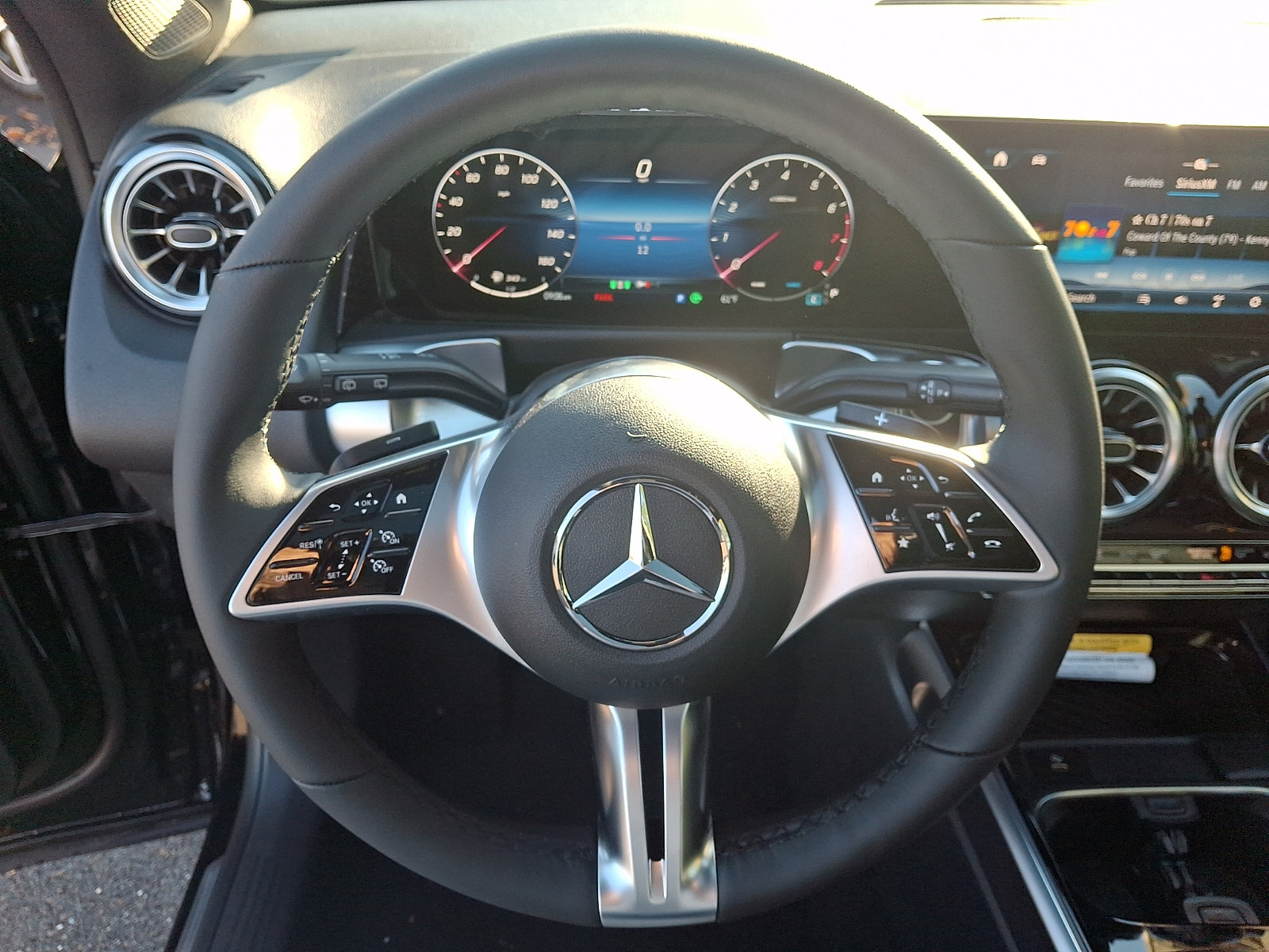 New 2026 Mercedes-Benz GLB 250 4MATIC image 17