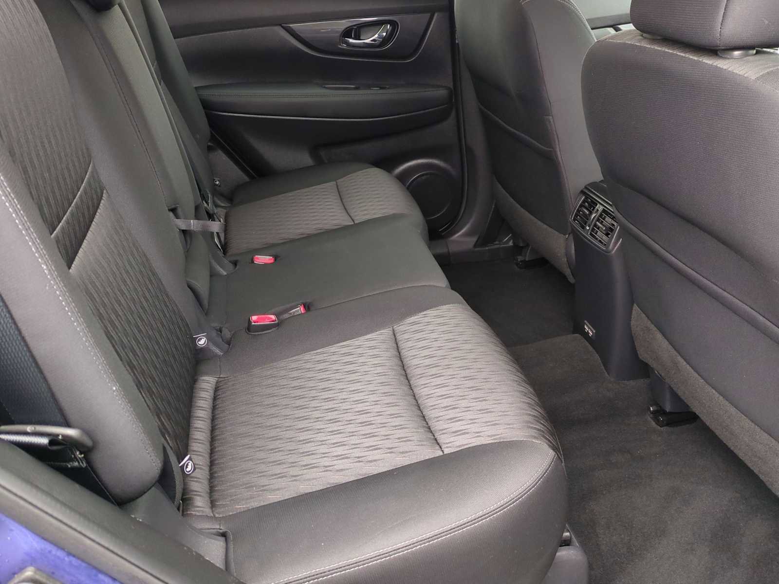 Used 2019 Nissan Rogue SV FWD image 19