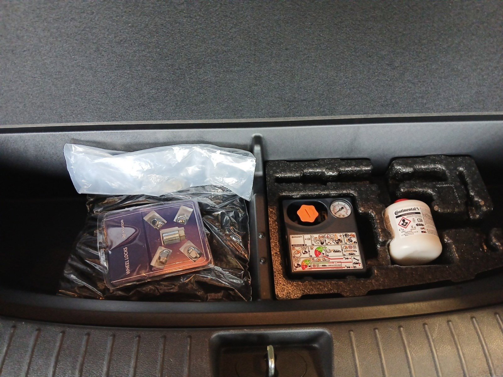 Certified 2023 Hyundai Santa Fe Limited image 17