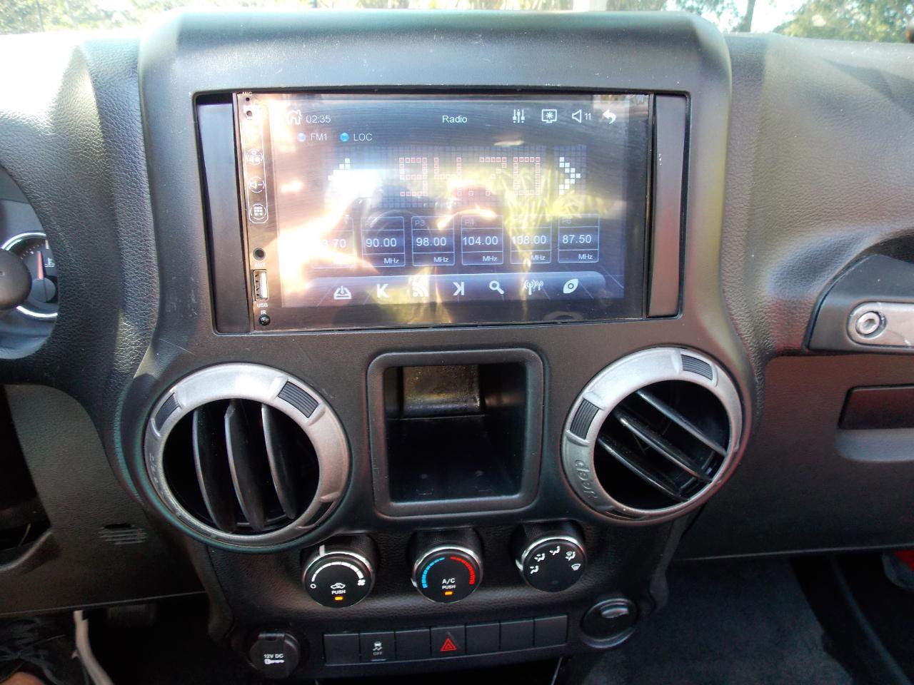 Used 2015 Jeep Wrangler Sport w/ Quick Order Package 23S AWD/4WD image 12