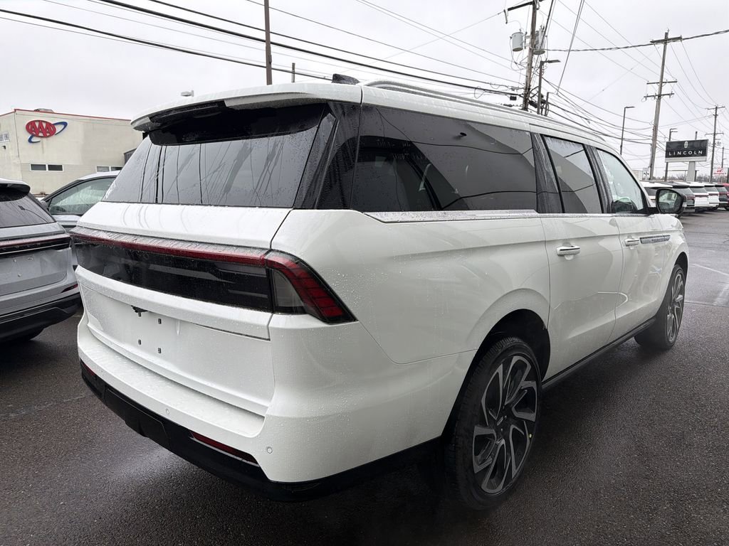 New 2026 Lincoln Navigator L Reserve image 3