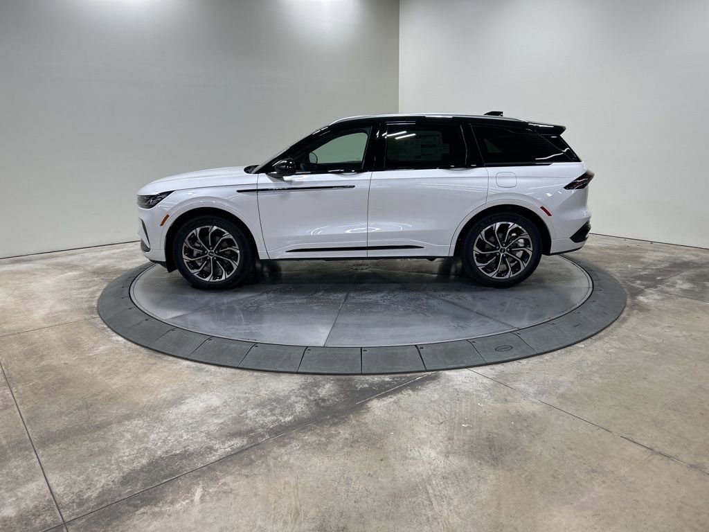 New 2026 Lincoln Nautilus Reserve image 8