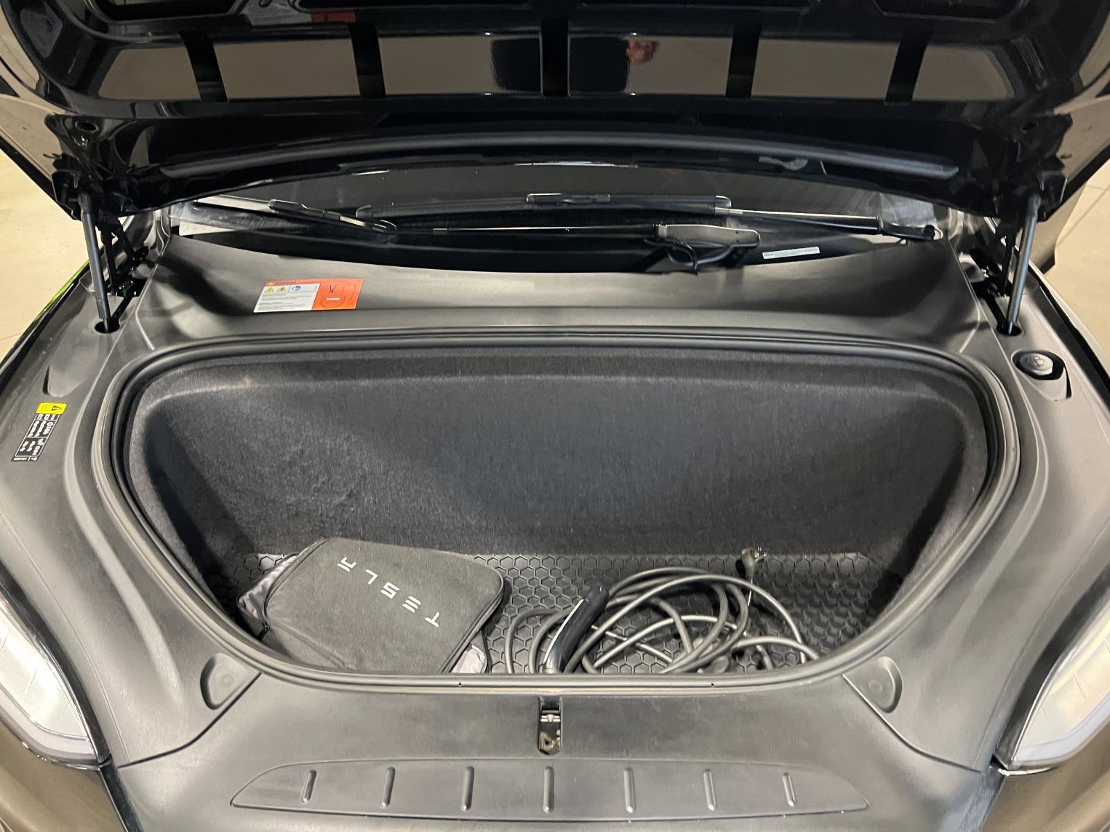 Used 2018 Tesla Model X 75D image 46