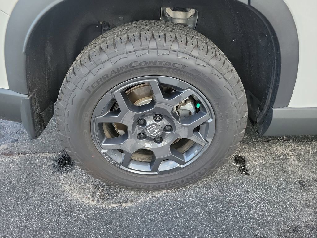 Used 2025 Honda Pilot TrailSport image 12