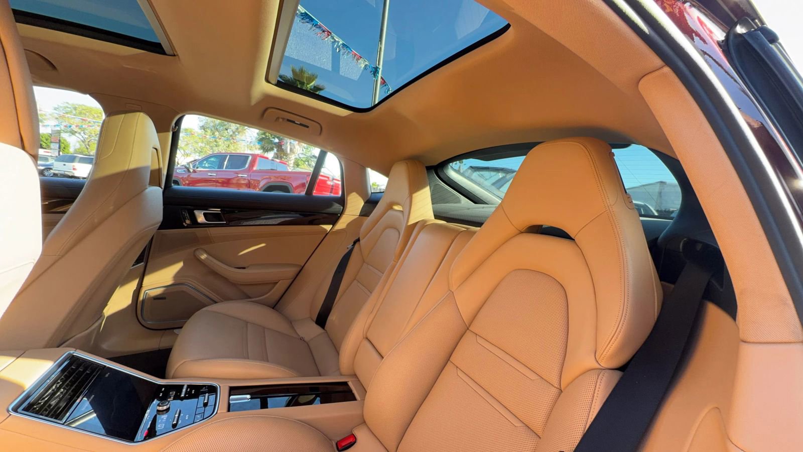 Used 2018 Porsche Panamera 4 AWD/4WD image 36