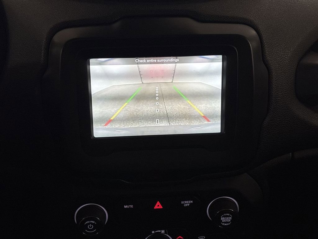 Used 2019 Jeep Renegade Latitude w/ Cold Weather Group image 33