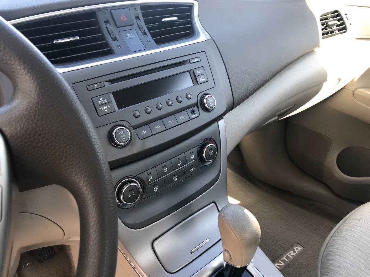 Used 2019 Nissan Sentra S w/ Appearance Package FWD image 9
