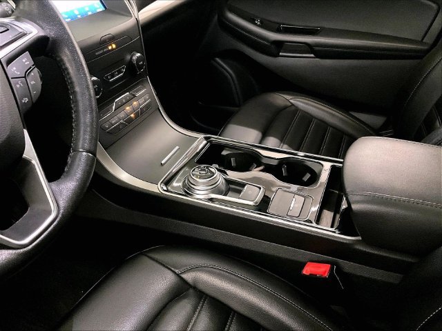 Used 2020 Ford Edge SEL w/ Convenience Package AWD/4WD image 16