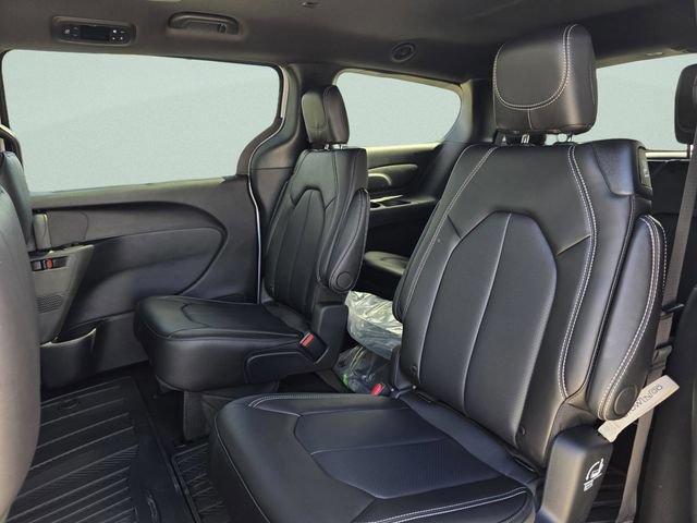 New 2026 Chrysler Voyager LX FWD image 23