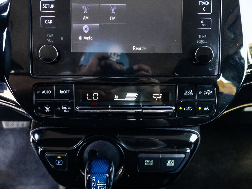 Used 2019 Toyota Prius L Eco w/ Carpet Mat Package FWD image 25