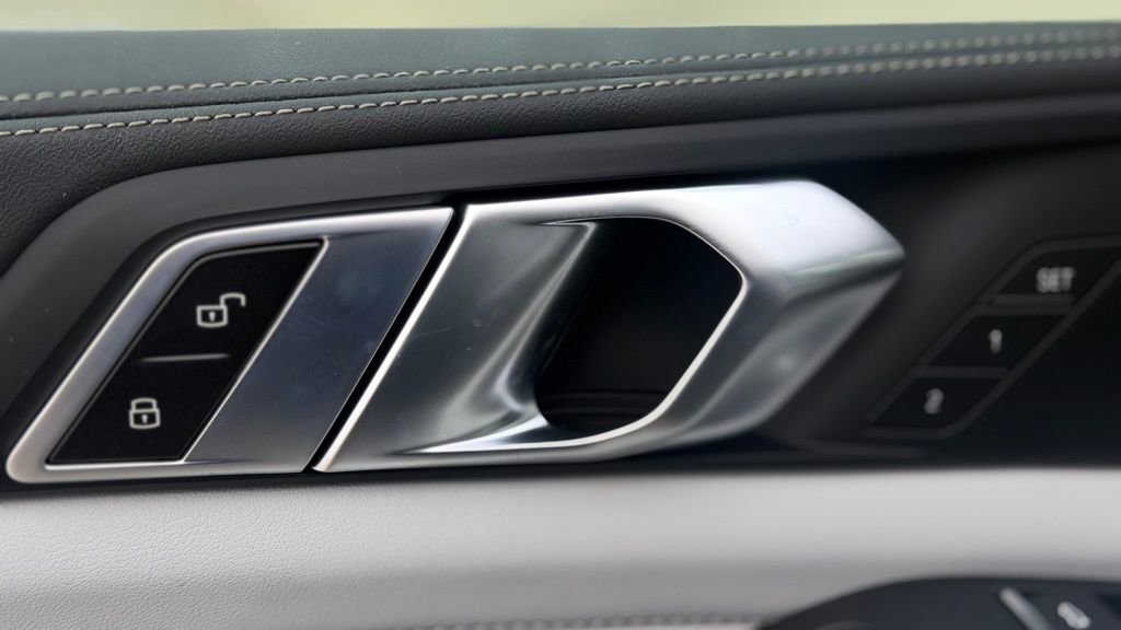 New 2026 BMW X5 xDrive40i w/ M Sport Package image 12