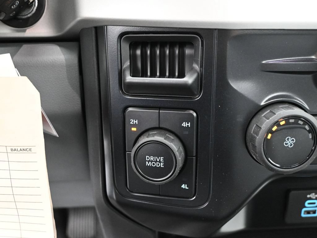 New 2025 Ford F550 4x4 Regular Cab Super Duty image 15