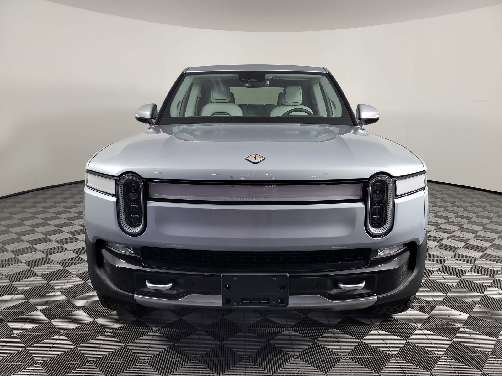 Used 2023 Rivian R1T Adventure image 8
