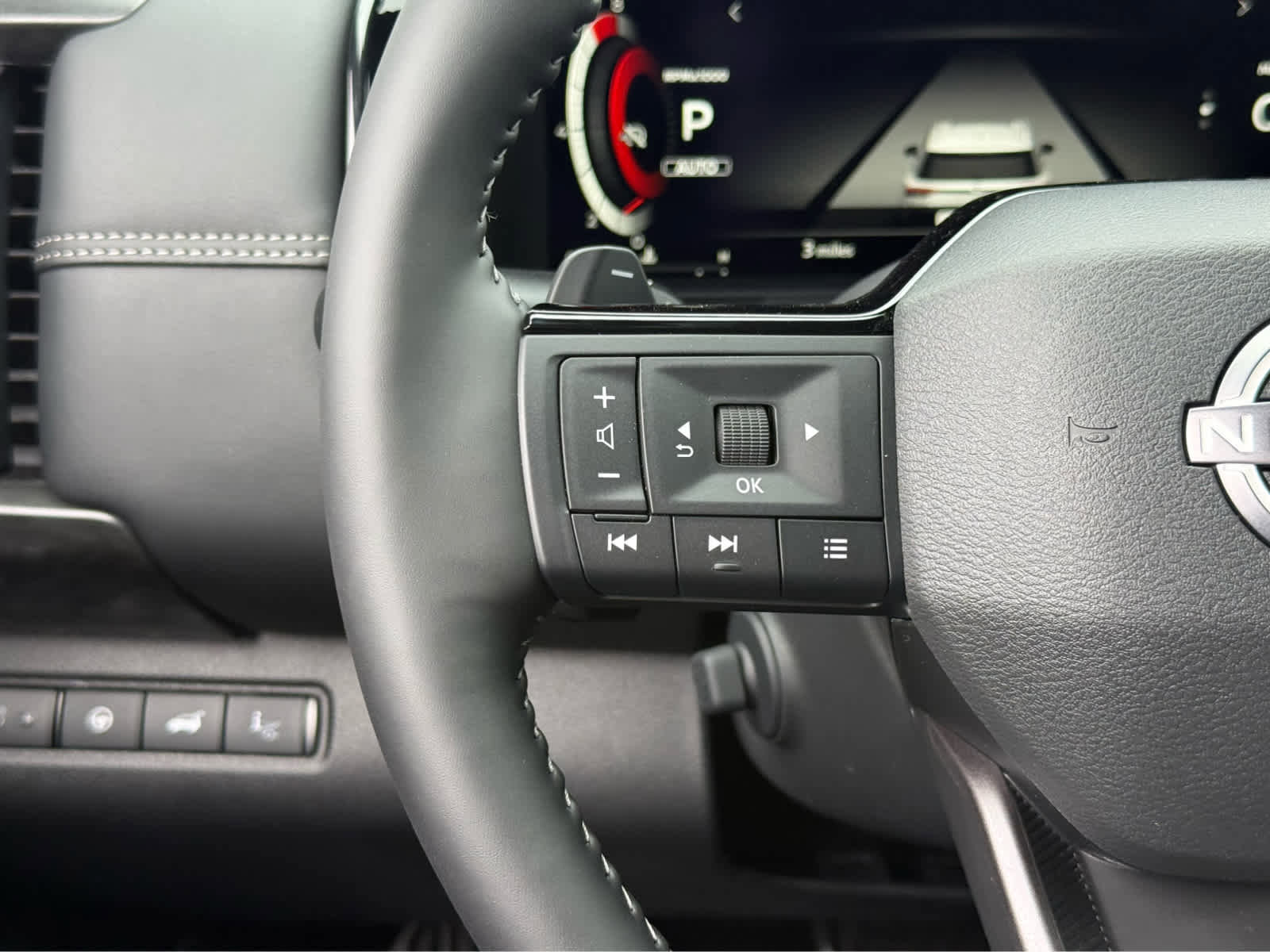 New 2026 Nissan Pathfinder Platinum image 33