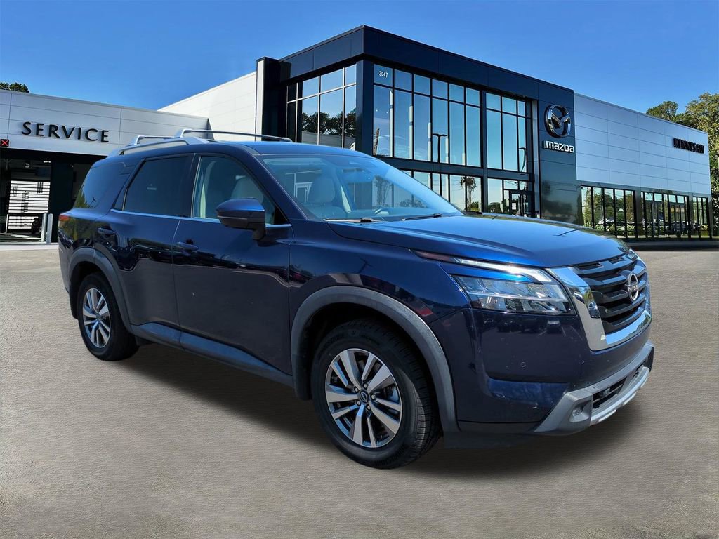 Used 2022 Nissan Pathfinder SL w/ Cargo Package image 2