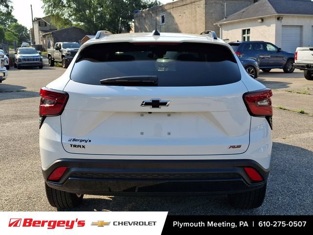 Certified 2024 Chevrolet Trax RS w/ Driver Confidence Package FWD image 6