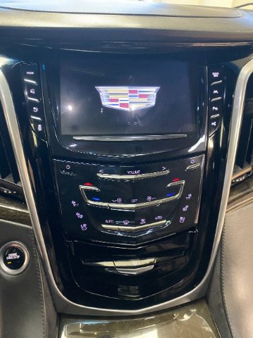 Used 2019 Cadillac Escalade ESV Platinum image 28