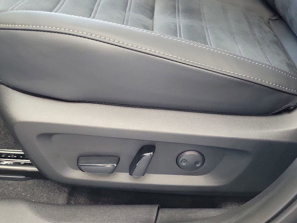 New 2026 Nissan Rogue SL AWD/4WD image 12