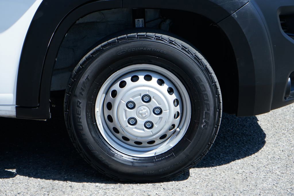 Used 2024 RAM ProMaster 2500 w/ Safety Group image 39