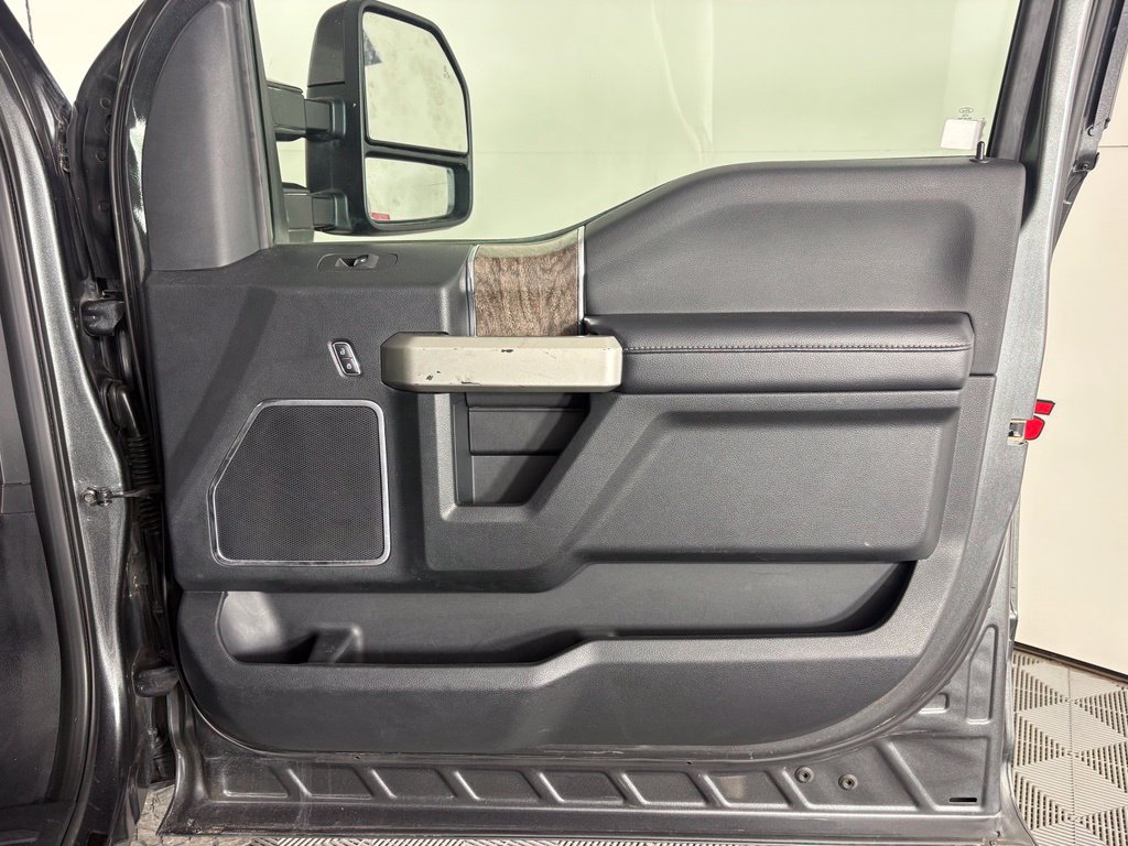 Used 2019 Ford F350 Lariat w/ Lariat Ultimate Package AWD/4WD image 47