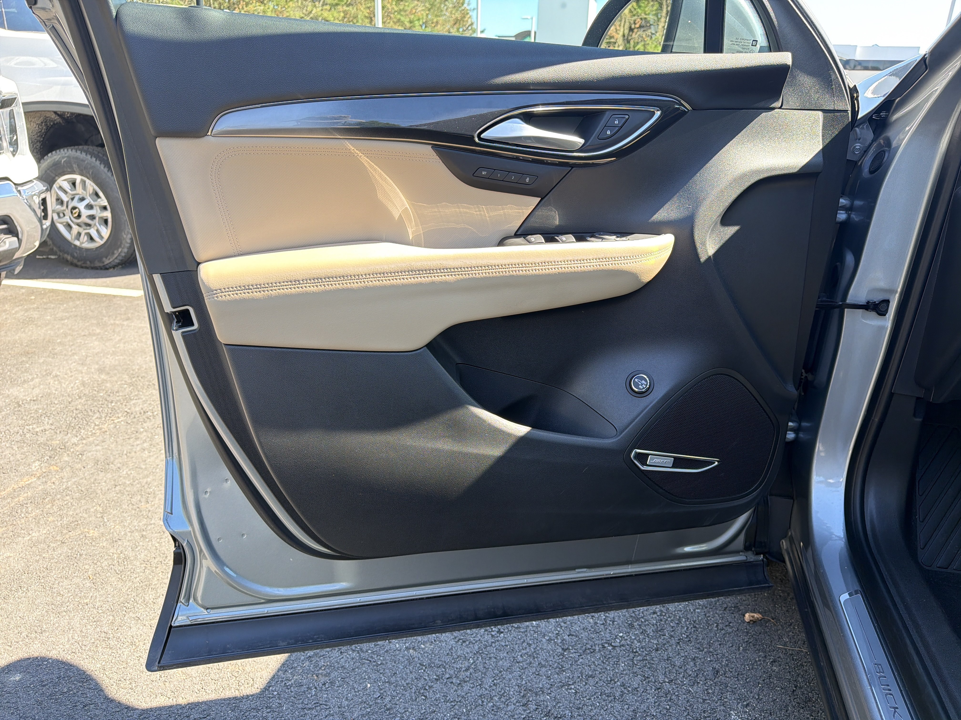 Used 2025 Buick Envision Preferred AWD/4WD image 13