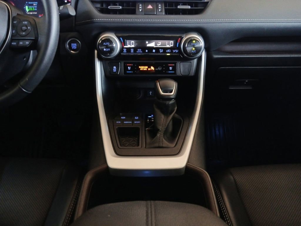 Used 2022 Toyota RAV4 Limited FWD image 11
