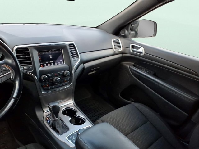 Used 2021 Jeep Grand Cherokee Laredo AWD/4WD image 14