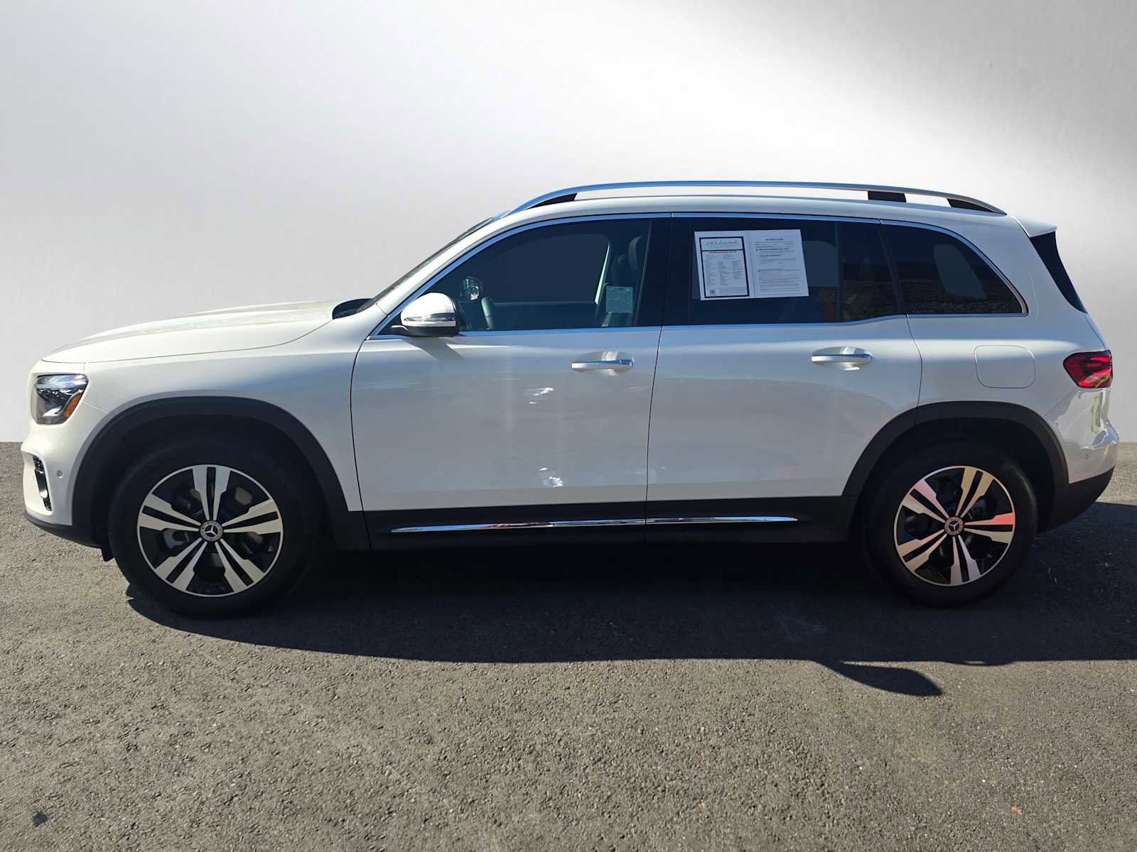 Used 2025 Mercedes-Benz GLB 250 GLB 250 image 6