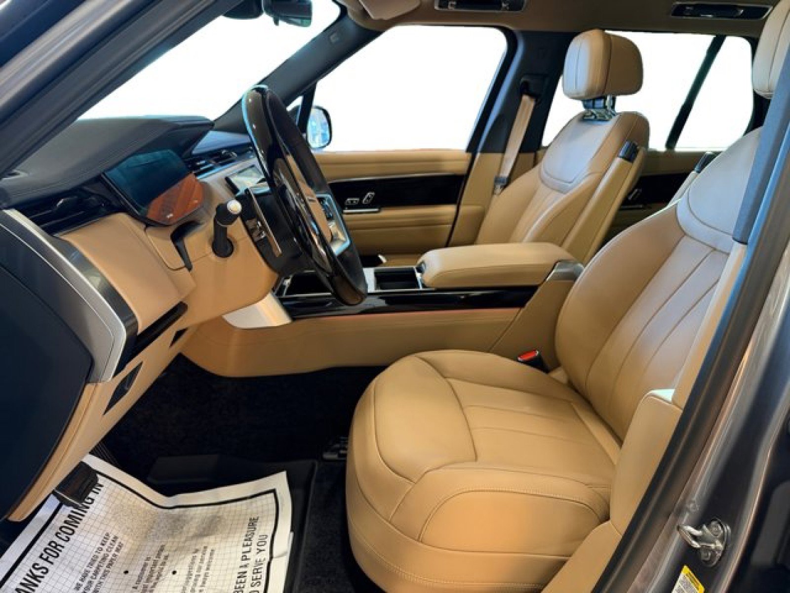 New 2026 Land Rover Range Rover SE image 10