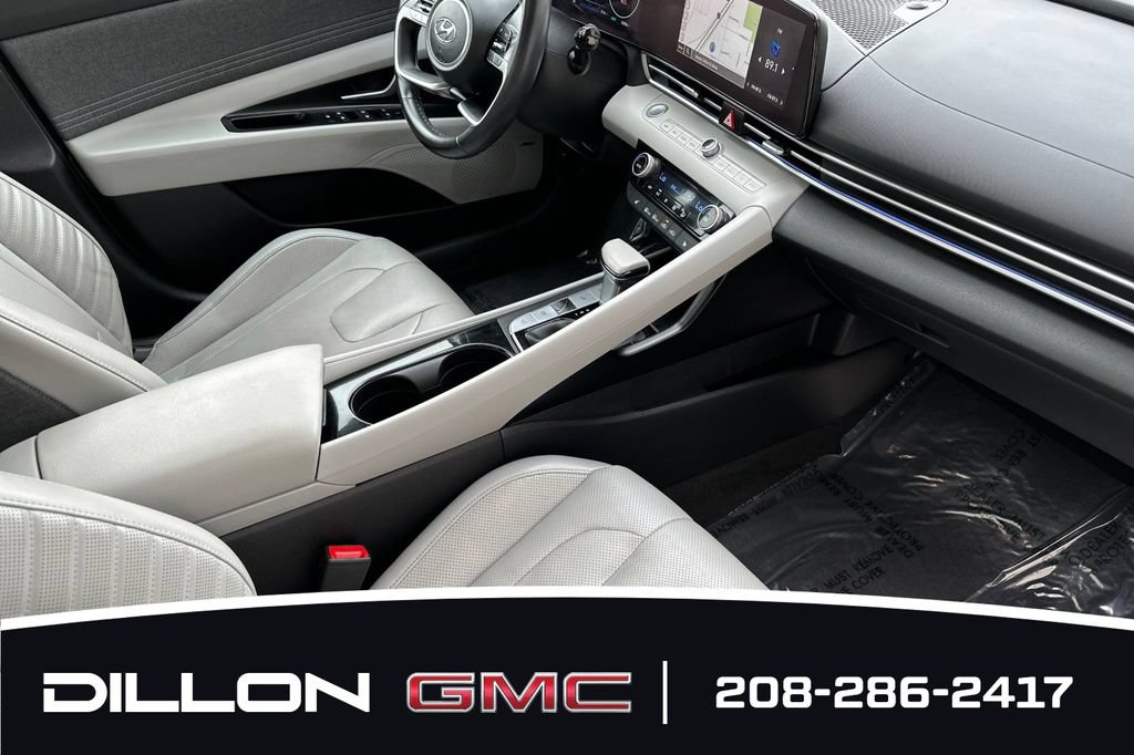 Used 2023 Hyundai Elantra Limited FWD image 17