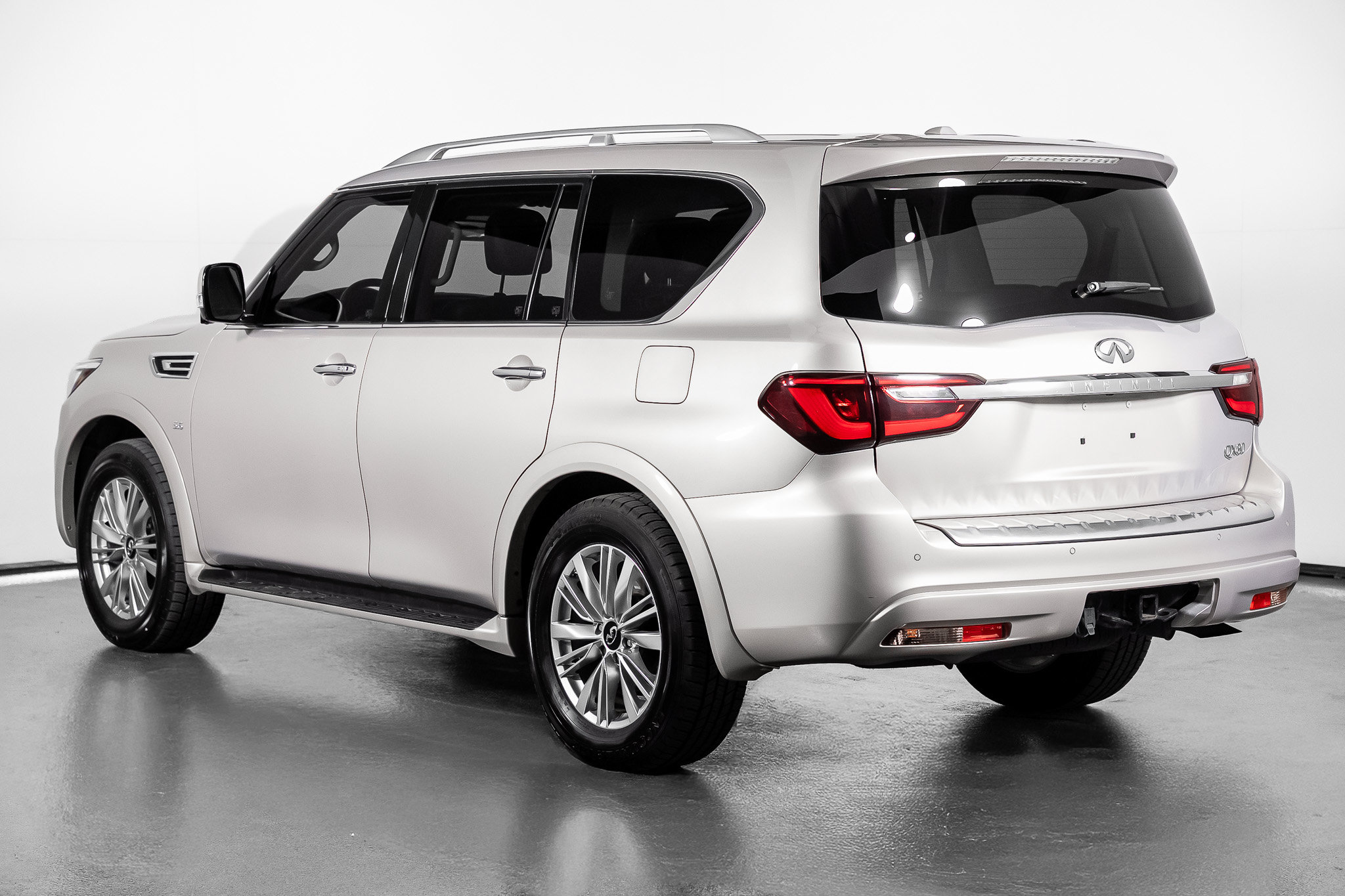 Used 2019 INFINITI QX80 Luxe w/ Proassist Package RWD image 21