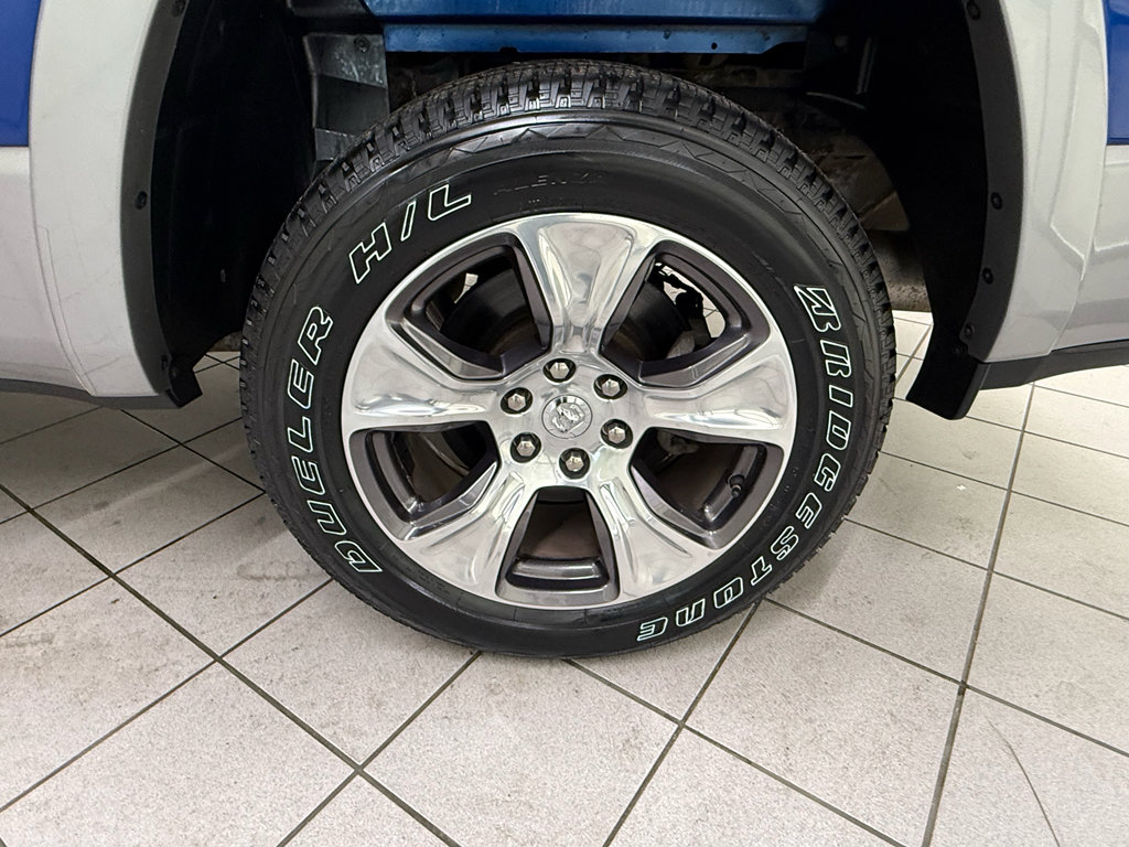 Used 2019 RAM 1500 Laramie AWD/4WD image 13