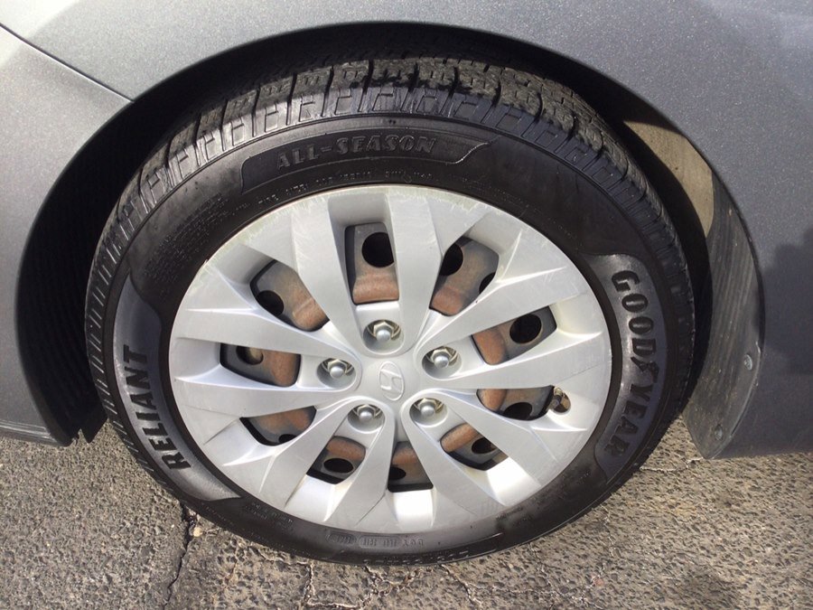 Used 2017 Hyundai Elantra GT image 30