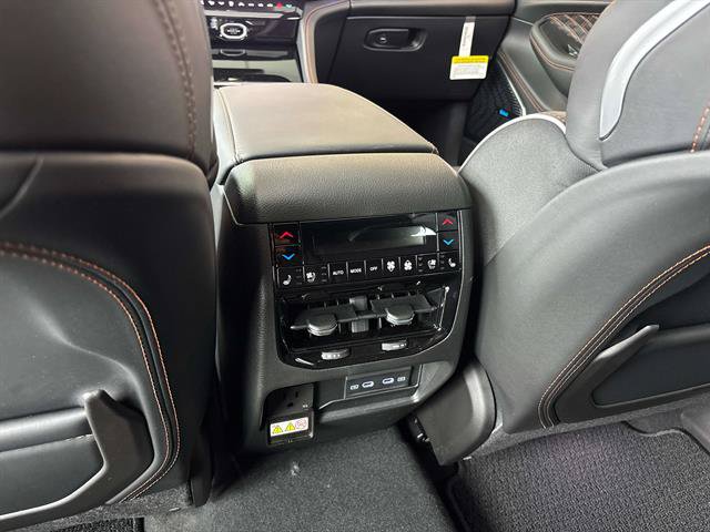 New 2026 Jeep Grand Cherokee Summit w/ Obsidian Package AWD/4WD image 8