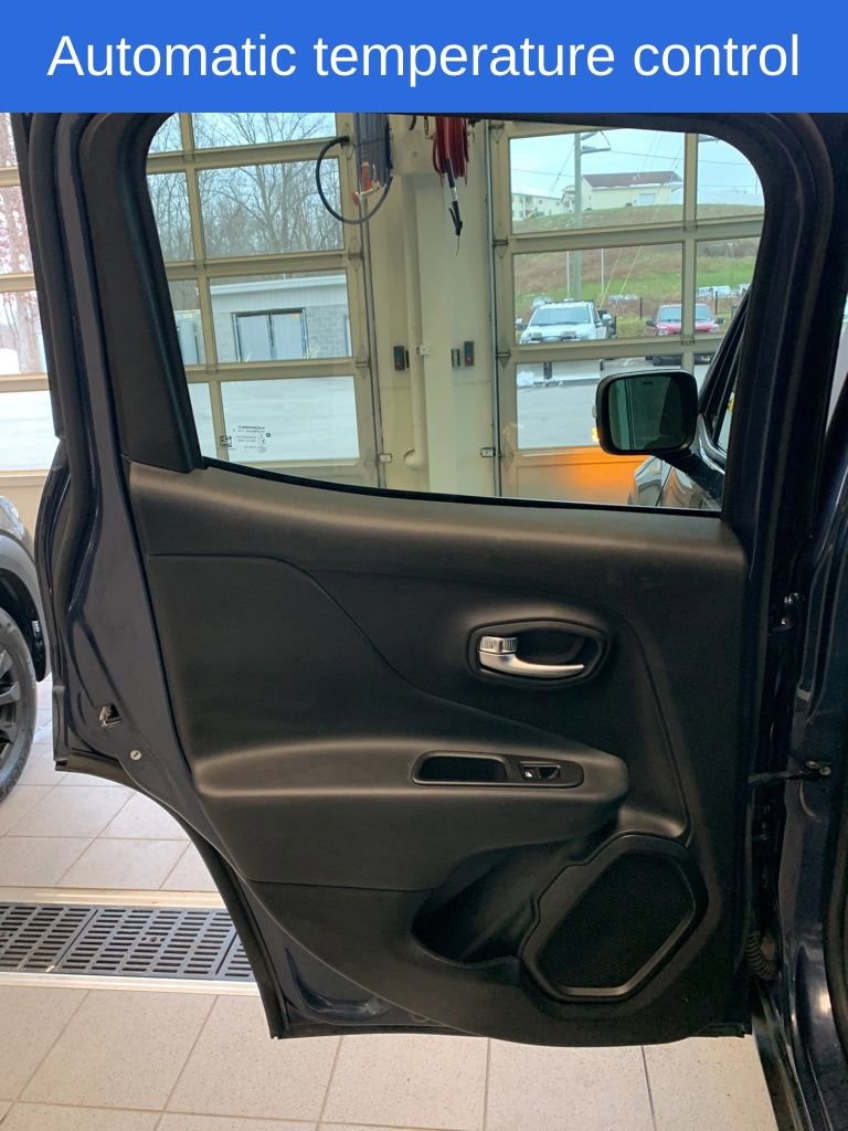 Used 2022 Jeep Renegade Altitude w/ Convenience Group image 14