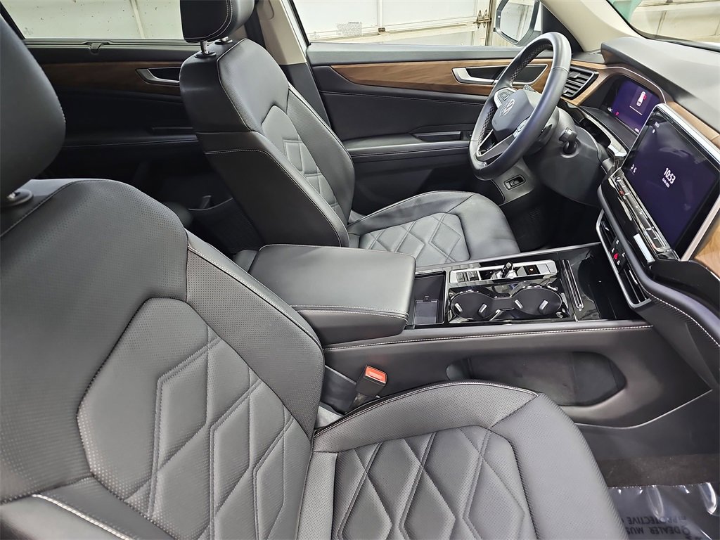 Used 2025 Volkswagen Atlas SE image 10