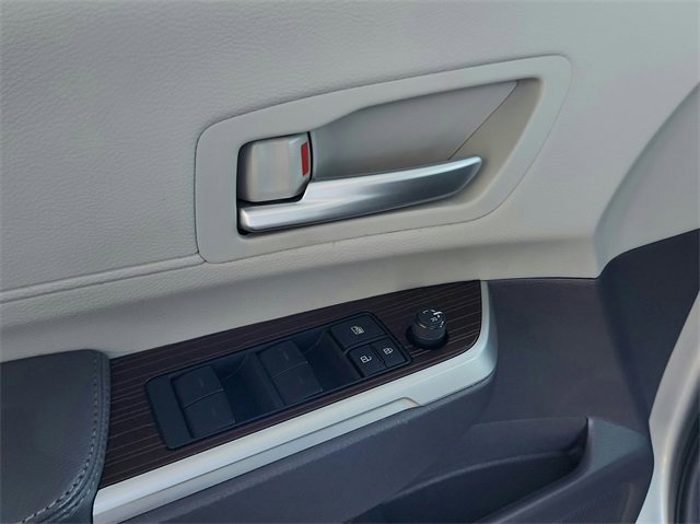 Used 2022 Toyota Sienna XLE image 26