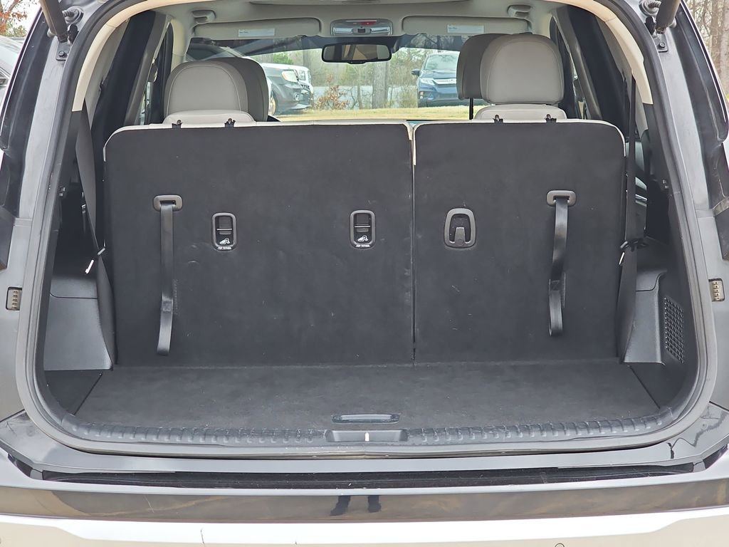 Used 2024 Kia Telluride EX w/ EX Captain's Chair Package image 15